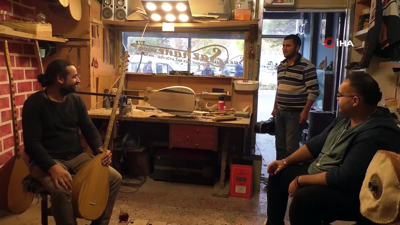 Bozlak şehrinde ilk saz yapım atölyesi açıldı