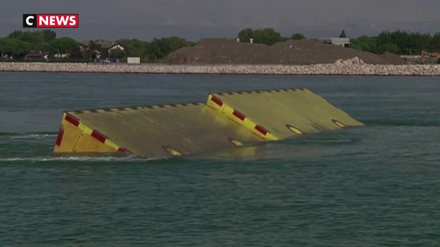 Les digues pour protéger Venise ne seront pas opérationnelles avant 2021