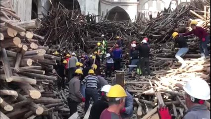 Gaziantep'te cami inşaatında çöken iskelenin altında kalan inşaat mühendise ulaşılmak üzere