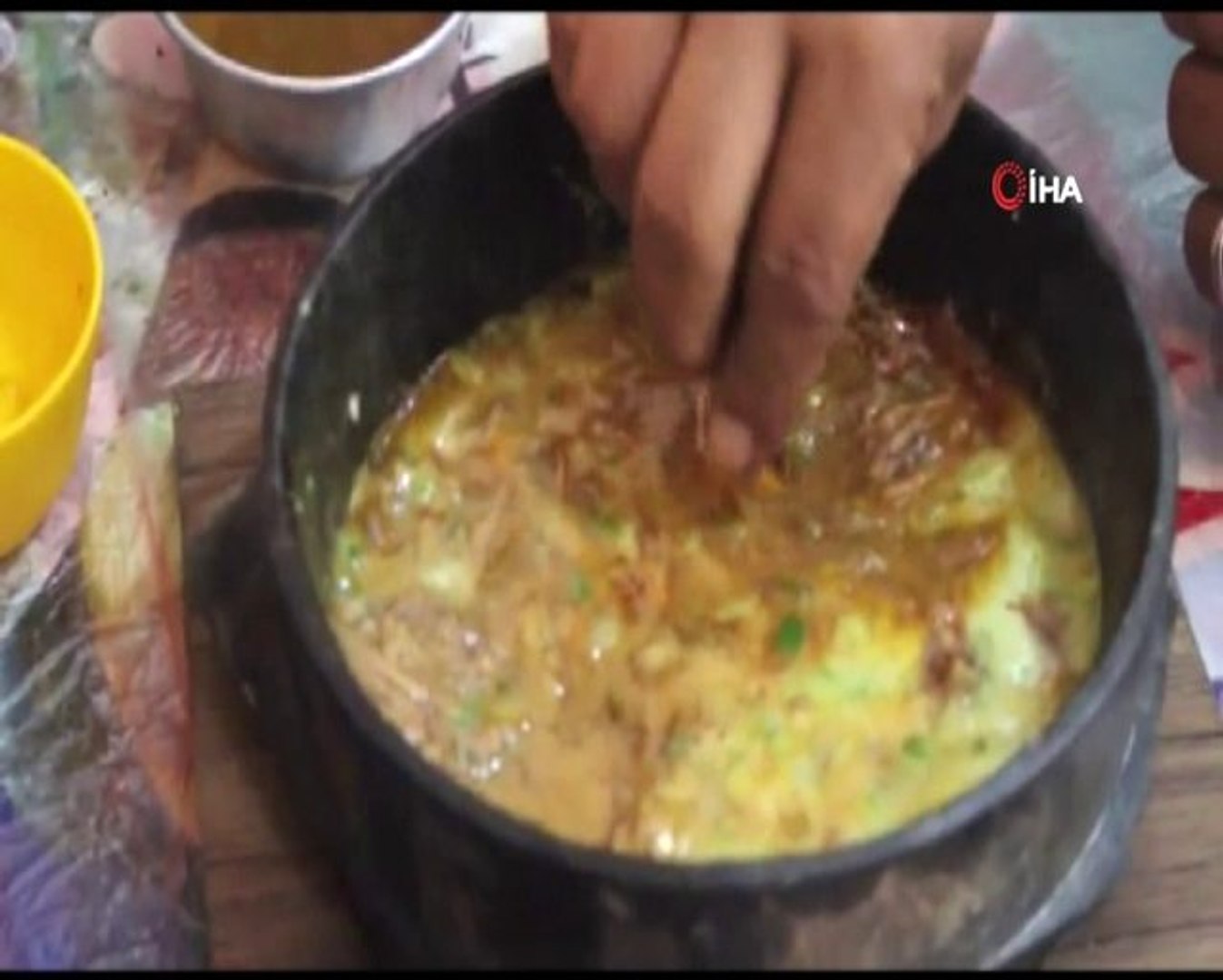 Yemen'in Osmanlı'ya dayanan yemeği: Saltah - Dailymotion Video