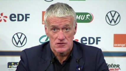 Football - Didier Deschamps sur Olivier Giroud après la victoire de la France contre la Moldavie