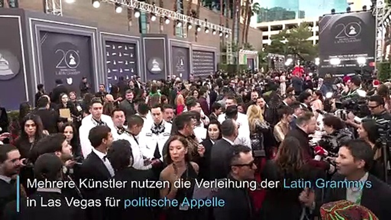 Mit nackter Brust: Sängerin Mon Laferte prangert Gewalt in Chile an