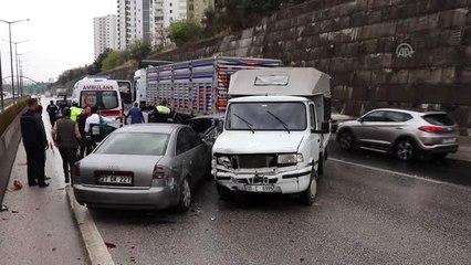 5 aracın karıştığı trafik kazasında 3 kişi yaralandı