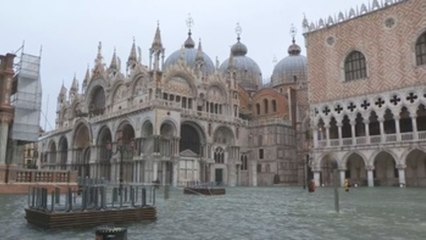 El "agua alta" no da tregua a Venecia