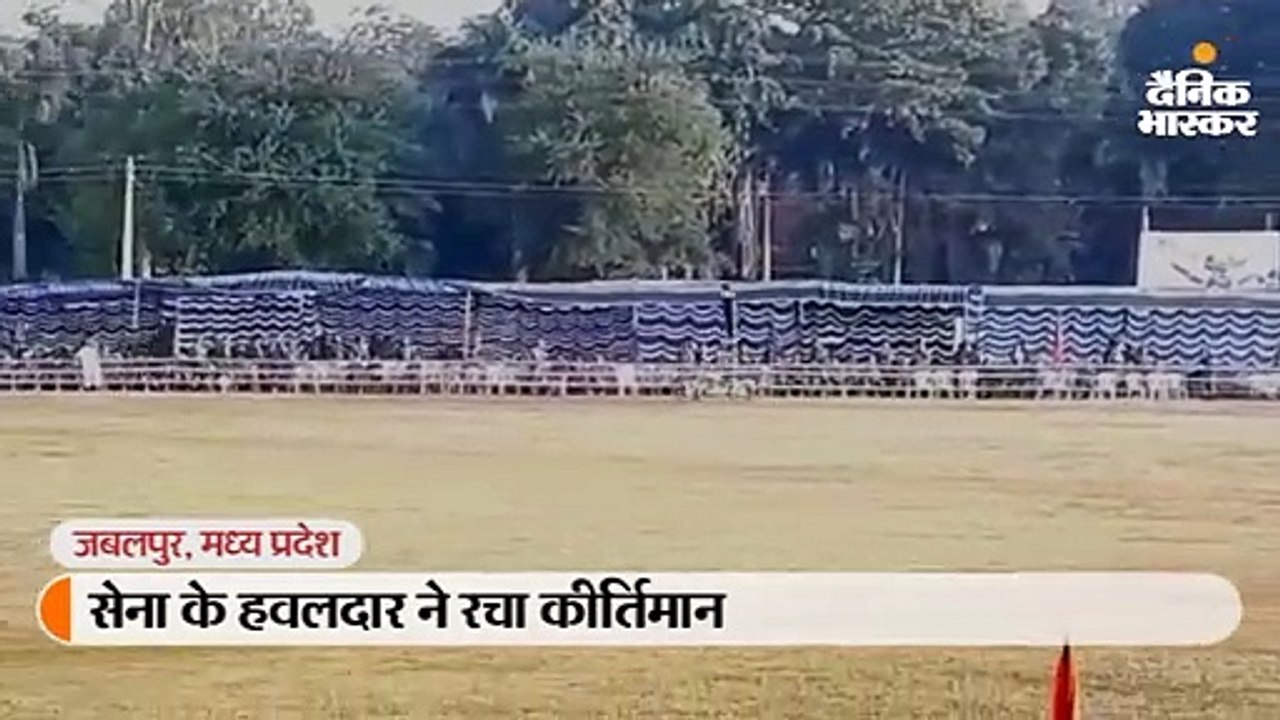 सेना हवलदार ने रचा कीर्तिमान; बाइक पर सीढ़ी से खड़े होकर उसे लगातार 128 किमी चलाया