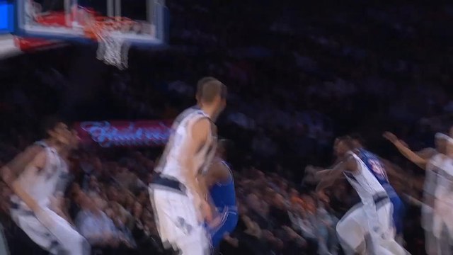 لقطة: كرة سلّة: آر جيه باريت يراوغ ويسجّل سلّة ساحقة مذهلة