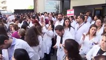 شاهد: إضراب جزئي لأطباء لبنان اعتراضاً على نقص المستلزمات وتأخر الرواتب