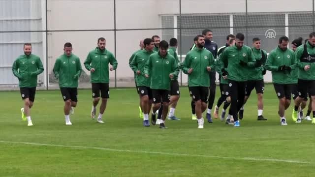 Konyaspor yönetiminden Aykut Kocaman'a tam destek