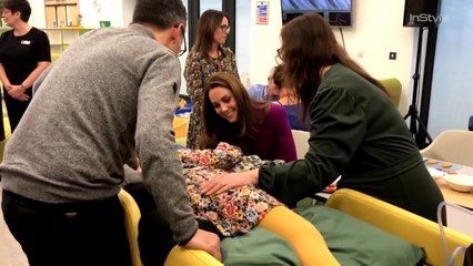 Скачать видео: Kate Middleton Visits East Anglia's Children's Hospices