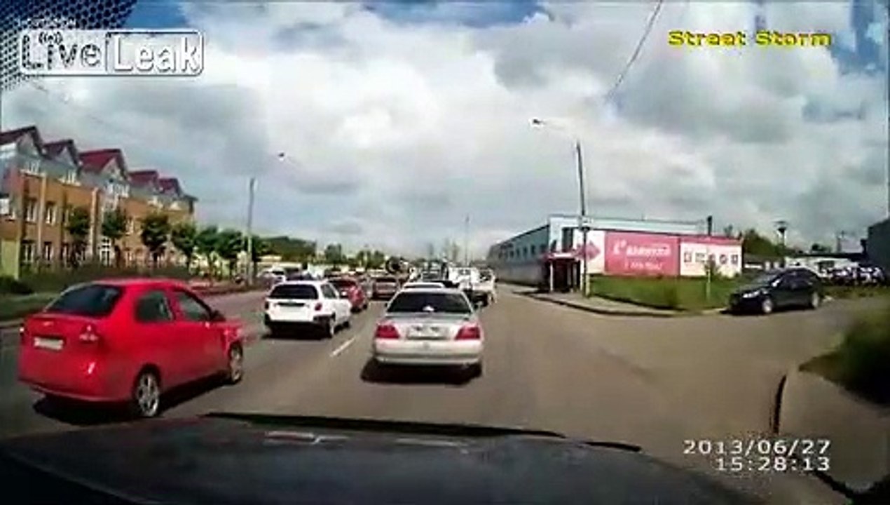 Ces russes énervés vont vite se calmer... Efficace