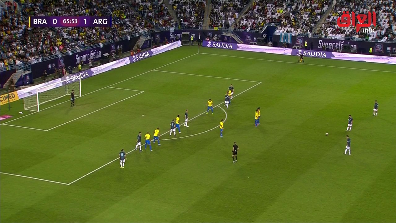 ميسي كاد أن يكرر تسديدة دوري الأبطال.. لكن أليس...