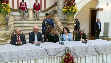 Presidenta de Bolivia dice que si Evo Morales vuelve tendrá que "responder a la justicia"