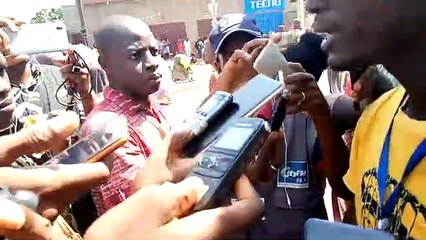 Le chauffeur accuse des individus habillés en rouge d'avoir incendié le bus de la Sotragui