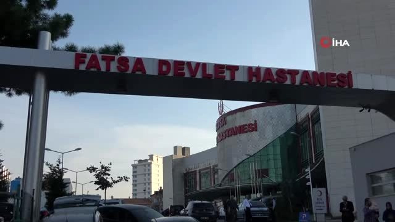 Baba ve kız aynı hastanede şifa dağıtıyor