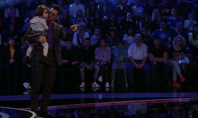 The Voice: Είχες απορίες για το πώς είναι ο Σάκης μπαμπάς; Το είδαμε κι αυτό! Απίστευτο σκηνικό!