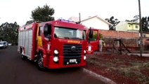 Corpo de Bombeiros é acionado para resgatar cachorro, no Bairro Pacaembu