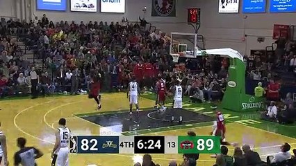 Jaysean Paige throws it down!