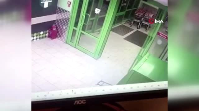 - Rusya'da Hırsızlar Atm'yi Bombayla Havaya Uçurdu