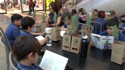 Kartal'ın çevreci minikleri, "Bir Kitap Bir Fidan" etkinliğinde buluştu