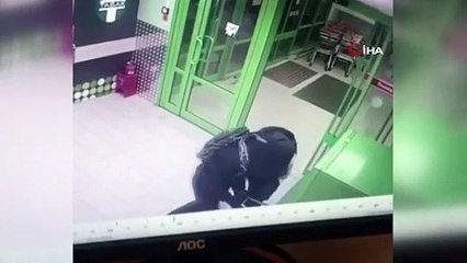 ATM'yi bombayla havaya uçurdular, paraya ulaşamadılar