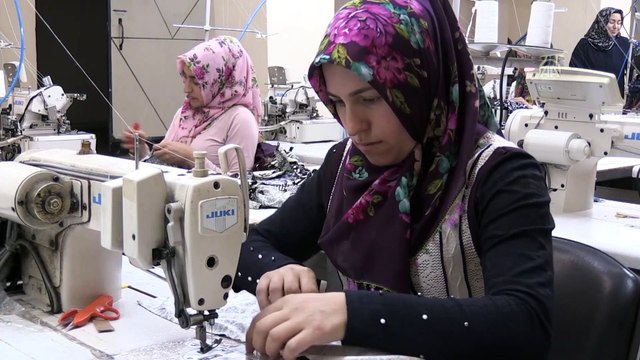 Hamur yoğuran eller dünya markasına elbise dikecek - AFYONKARAHİSAR