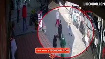 İstanbul Karaköy'de başörtülü kıza çirkin saldırı! Saniye saniye kaydedildi - VIDEOKOR.com