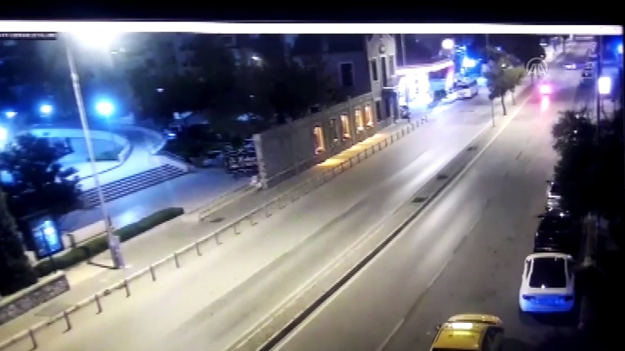 Trafik polisini otomobilin üzerinde sürükleyen sürücü tutuklandı - İZMİR