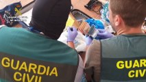 La Guardia Civil desarticula una banda de tráfico de hachís en furgonetas.