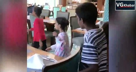 अनुपम खेर का दिल चुने वाला काम किम , जहाँ उन्होंने छोटे छोटे बच्चों को 5 सितारा  होटल में खाना खिलाया