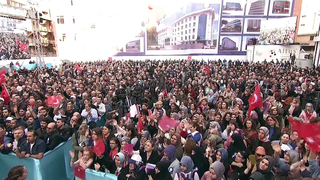 Cumhurbaşkanı Erdoğan: 'Türkiye bu tür ucuz numaralarla tehditlerle baskılarla kuşatmalarla teslim olacak bir ülke değildir, bir millet değildir' - İSTANBUL