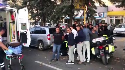 Topun peşinden caddeye çıkan çocuğa otomobil çarptı - ANKARA