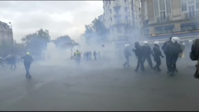 Enfrentamientos en París durante el primer aniversario de las protestas de los 'chalecos amarillos'