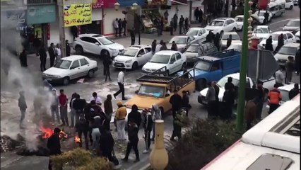 İran'da benzin zammını protestoları sürüyor - TAHRAN