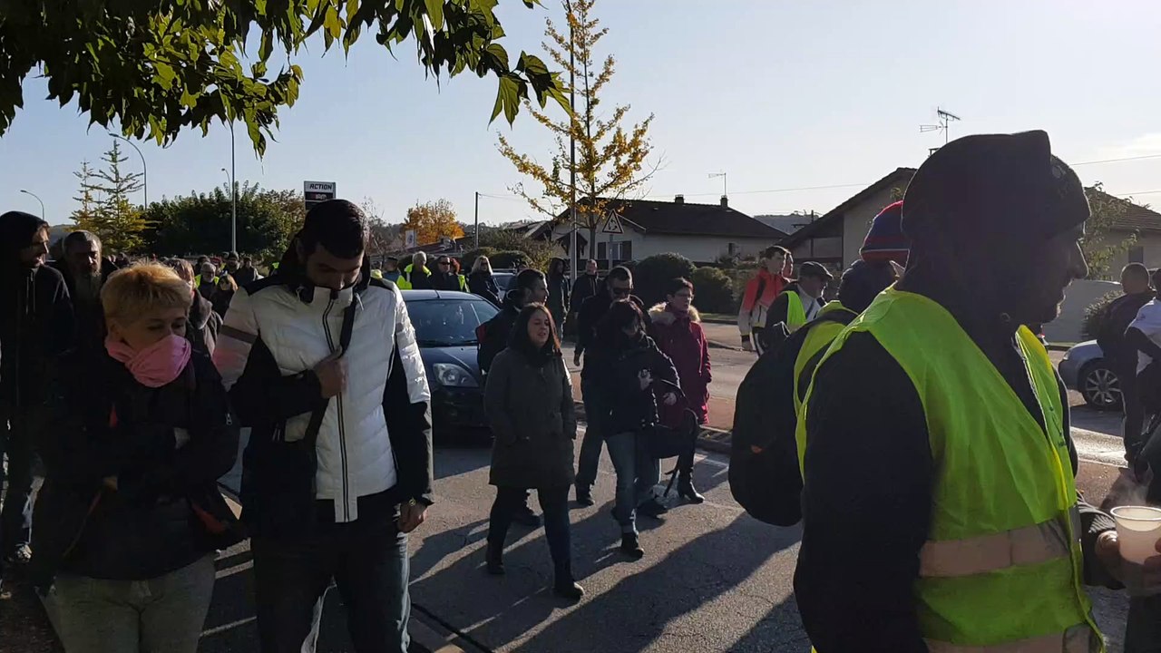 300 Gilets jaunes à Ambérieu-en--Bugey