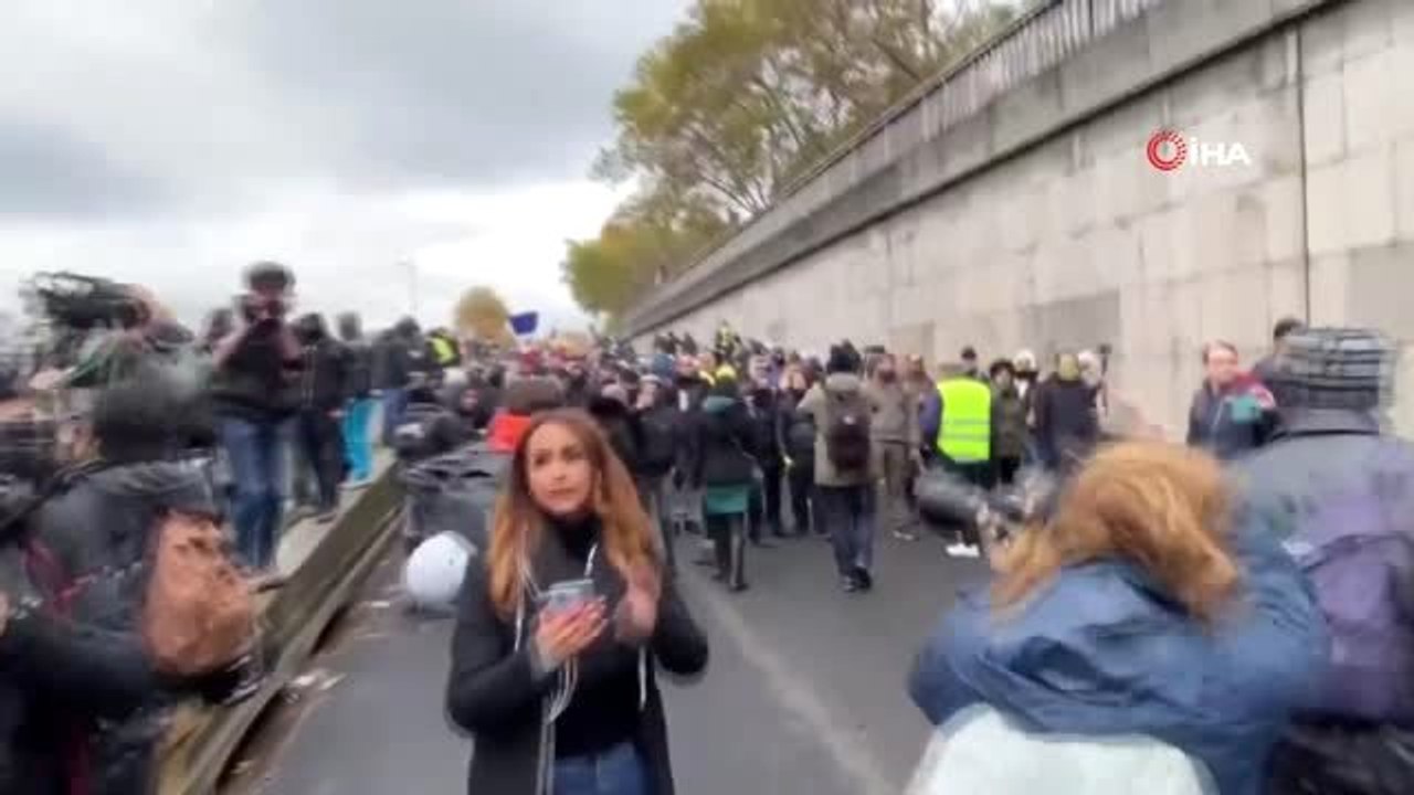 - Protestolarının Yıl Dönümünde Sokağa İnen Sarı Yeleklilere Polis Müdahalesi