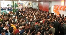 Ankara'daki Mi Store açılışı izdiham nedeniyle ertelendi