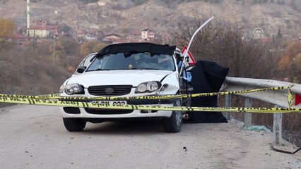Otomobil bariyere çarptı: 3 ölü, 2 yaralı (2) - KARABÜK