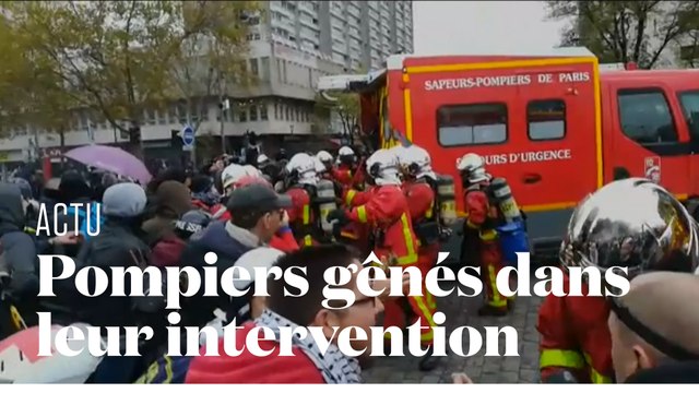 Des pompiers perturbés dans leur intervention par des manifestants place d'Italie