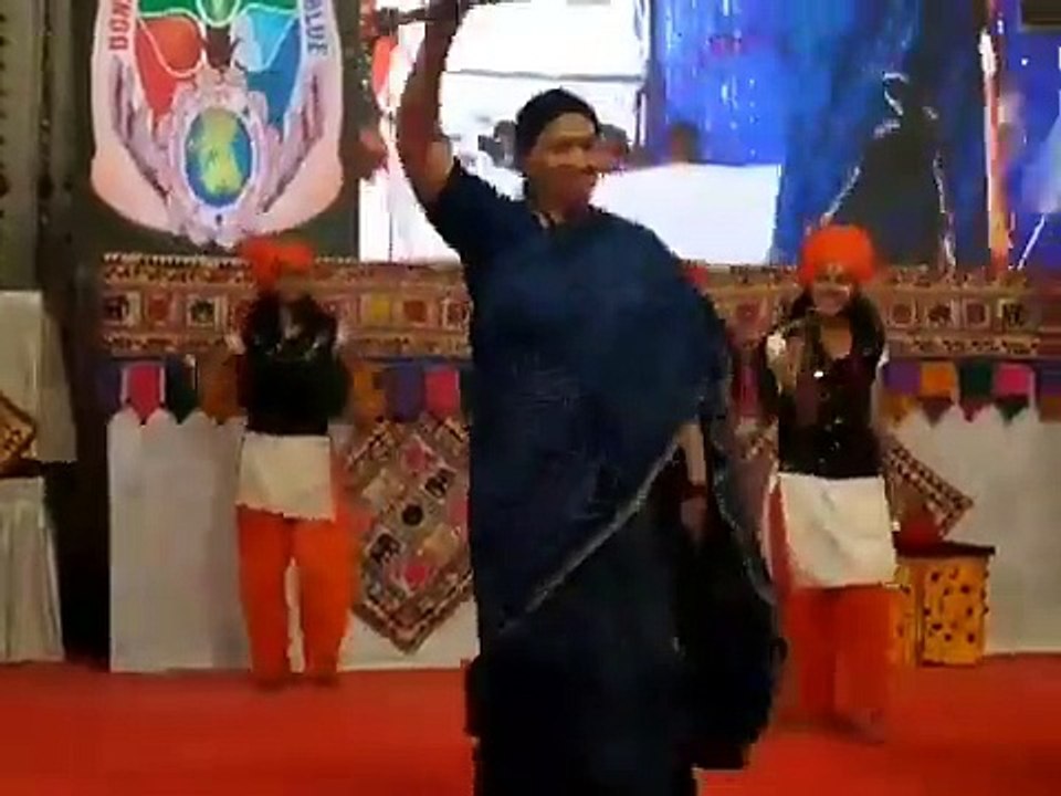Smriti Irani Dance with Sword