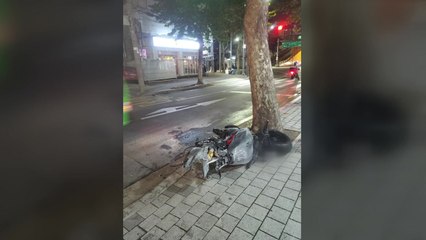 오토바이·마을버스 충돌...오토바이 운전자 중상 / YTN