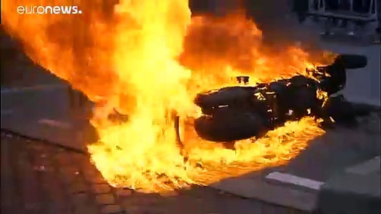 Gelbwesten: "systematische attacken auf sicherheitskräfte und feuerwehrleute"