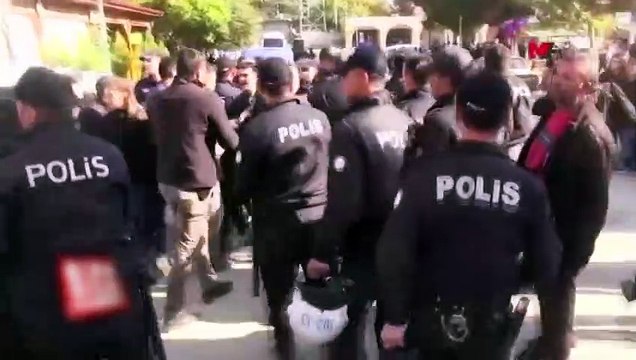 HDP'li vekil kırmızıyı gören boğa gibi polis kalkanına kafa attı