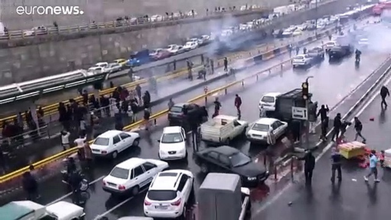 Gewaltsamer Protest gegen Spritpreiserhöhung: 1 Toter im Iran