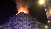 Apartmanın çatı katında çıkan yangın maddi hasara yol açtı - KARS