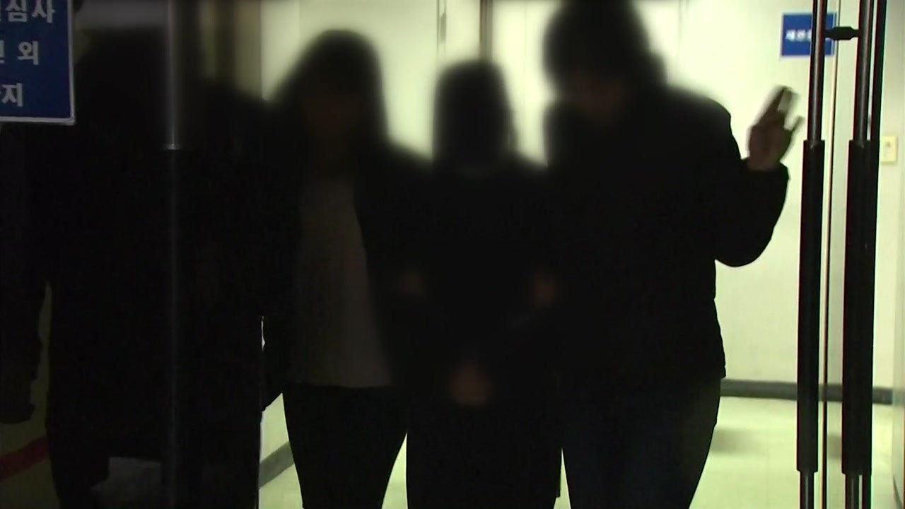 3살 딸 때려 숨지게 한 20대 오늘 구속 여부 결정 / YTN