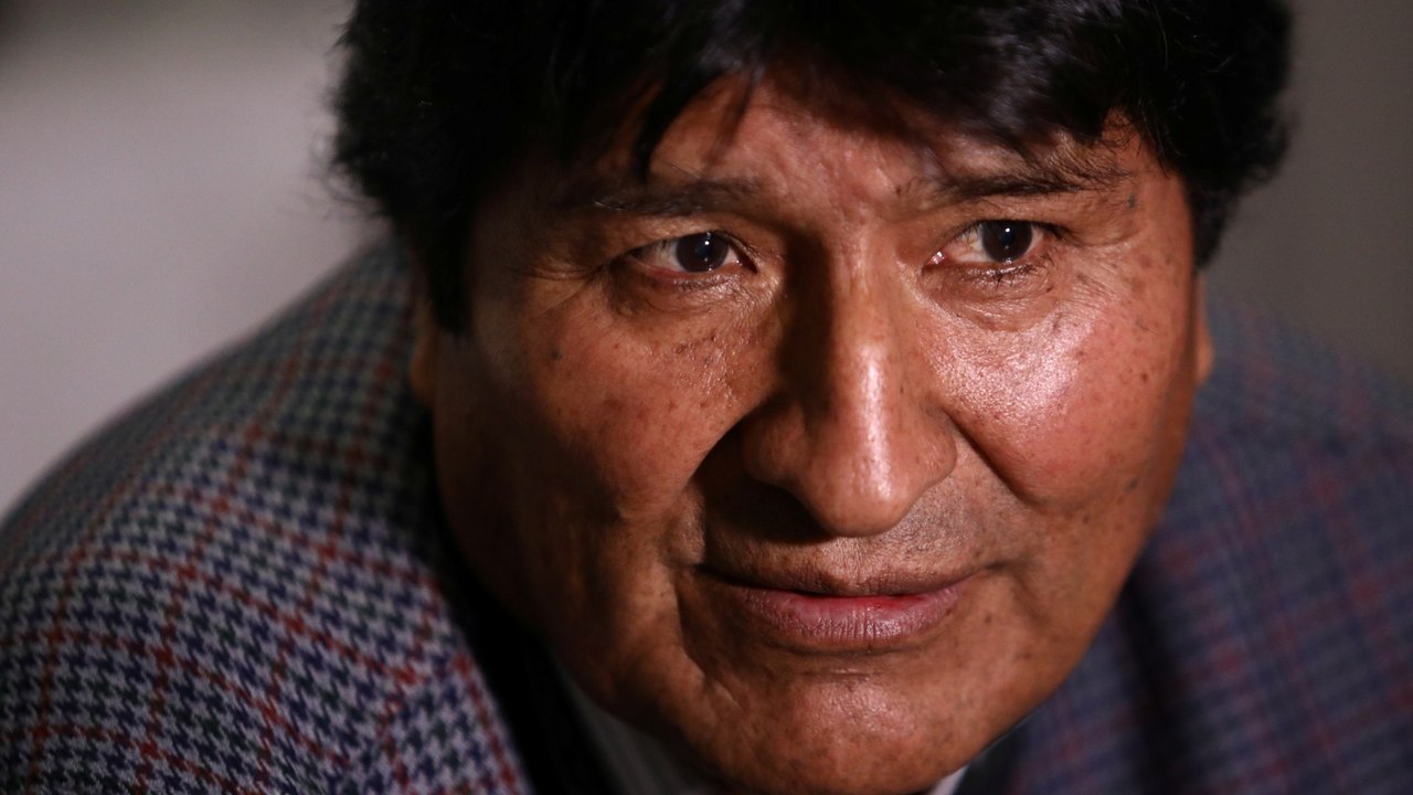 Bolivia unrest: Morales looks for way to return home