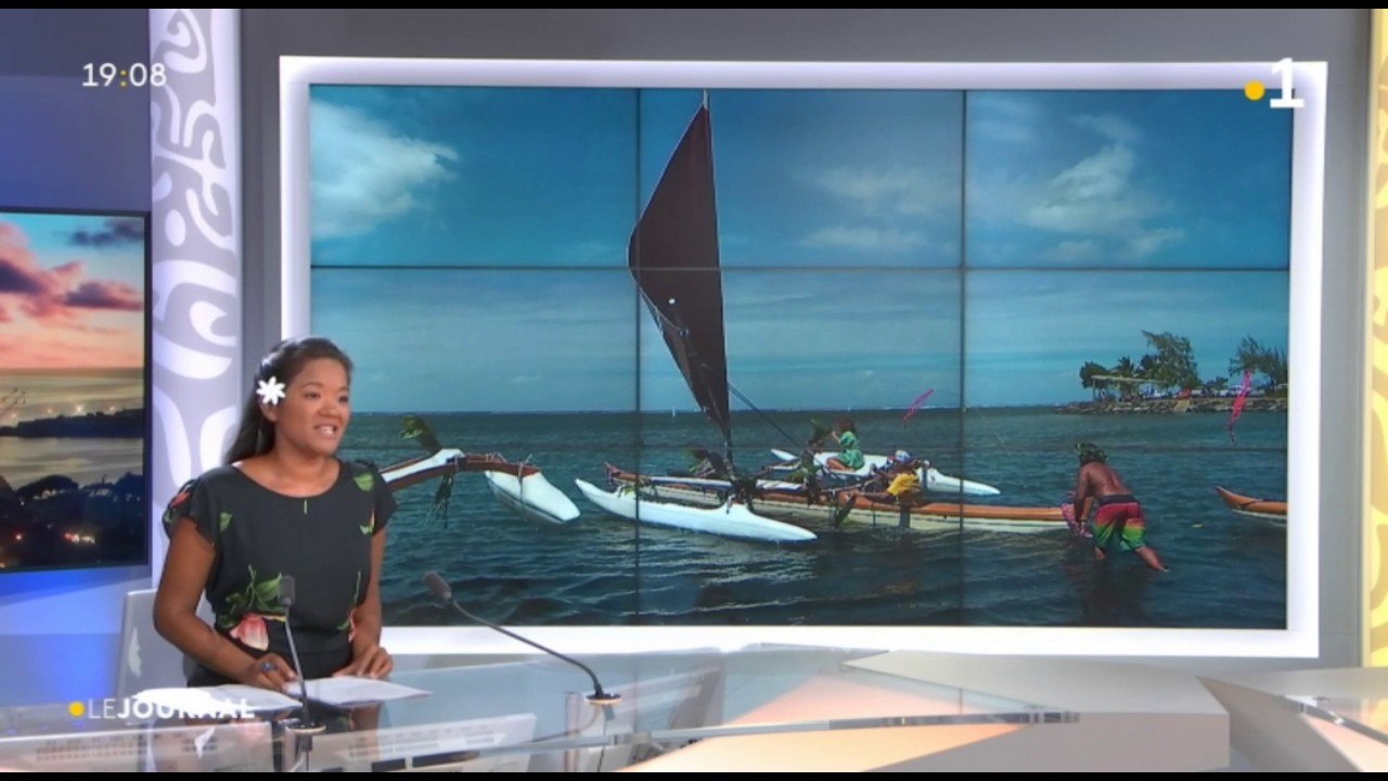 De pirogues à voiles baptisées dans la tradition polynésienne