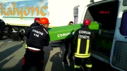 Otomobil, tır'ın altına girdi 3 ölü, 1 yaralı