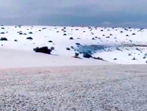 Suudi Arabistan'da kar yağdı