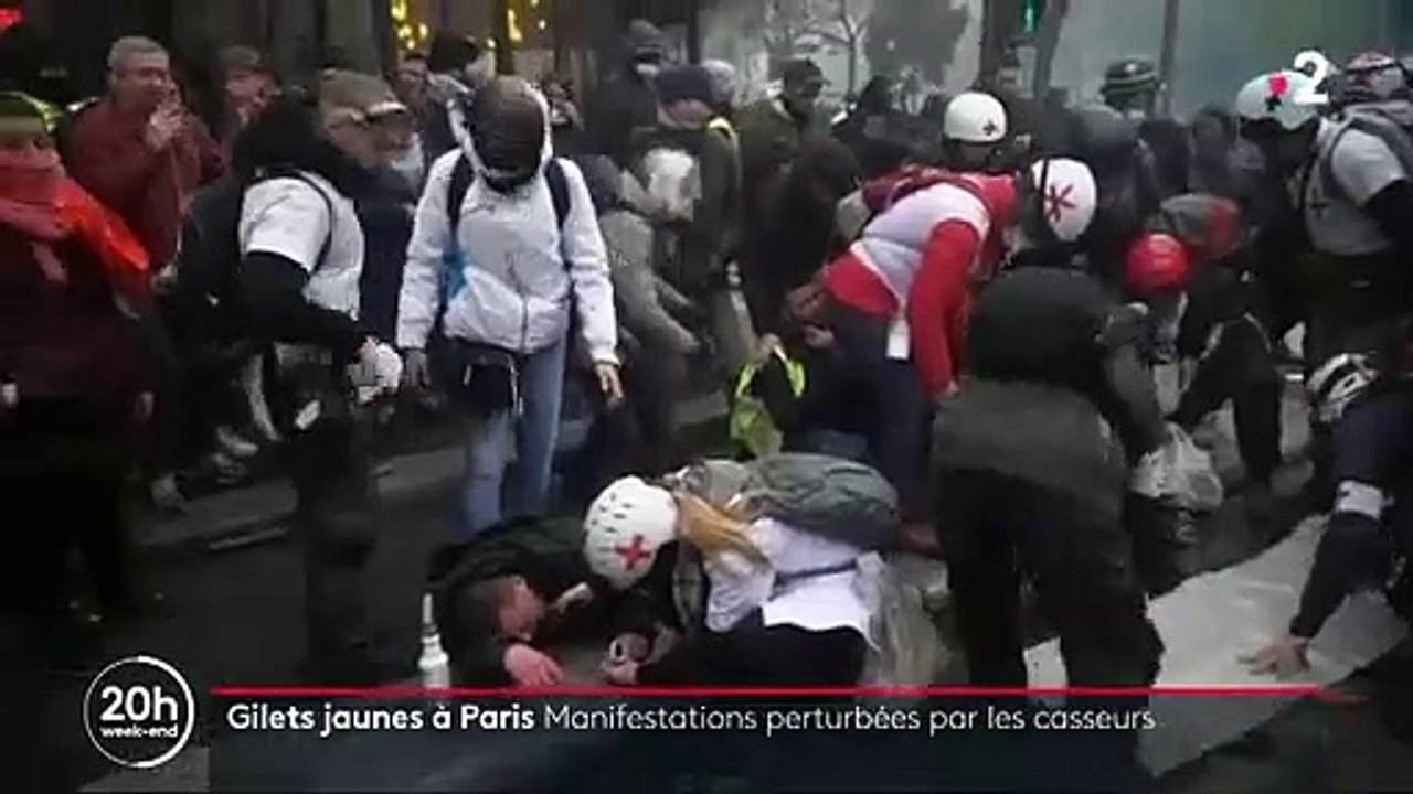 Gilets Jaunes : En larmes devant les caméras de France 2, cette femme supplie le gouvernement de l'aider : "On va tous crever de faim, je n'en peux plus...."